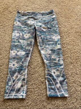 lululemon athletica Floral Stripe Capri Leggings - White, Blue, Teal